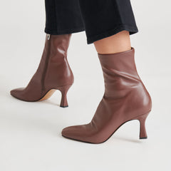 Dolce Vita SHOES | GLAMOR BOOTS CHOCOLATE STELLA
– Dolce Vita