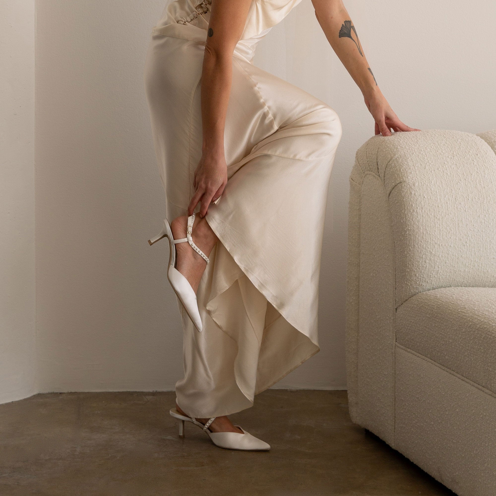 Dolce Vita SHOES | Kamra Pearl True White Satin Mid Heels