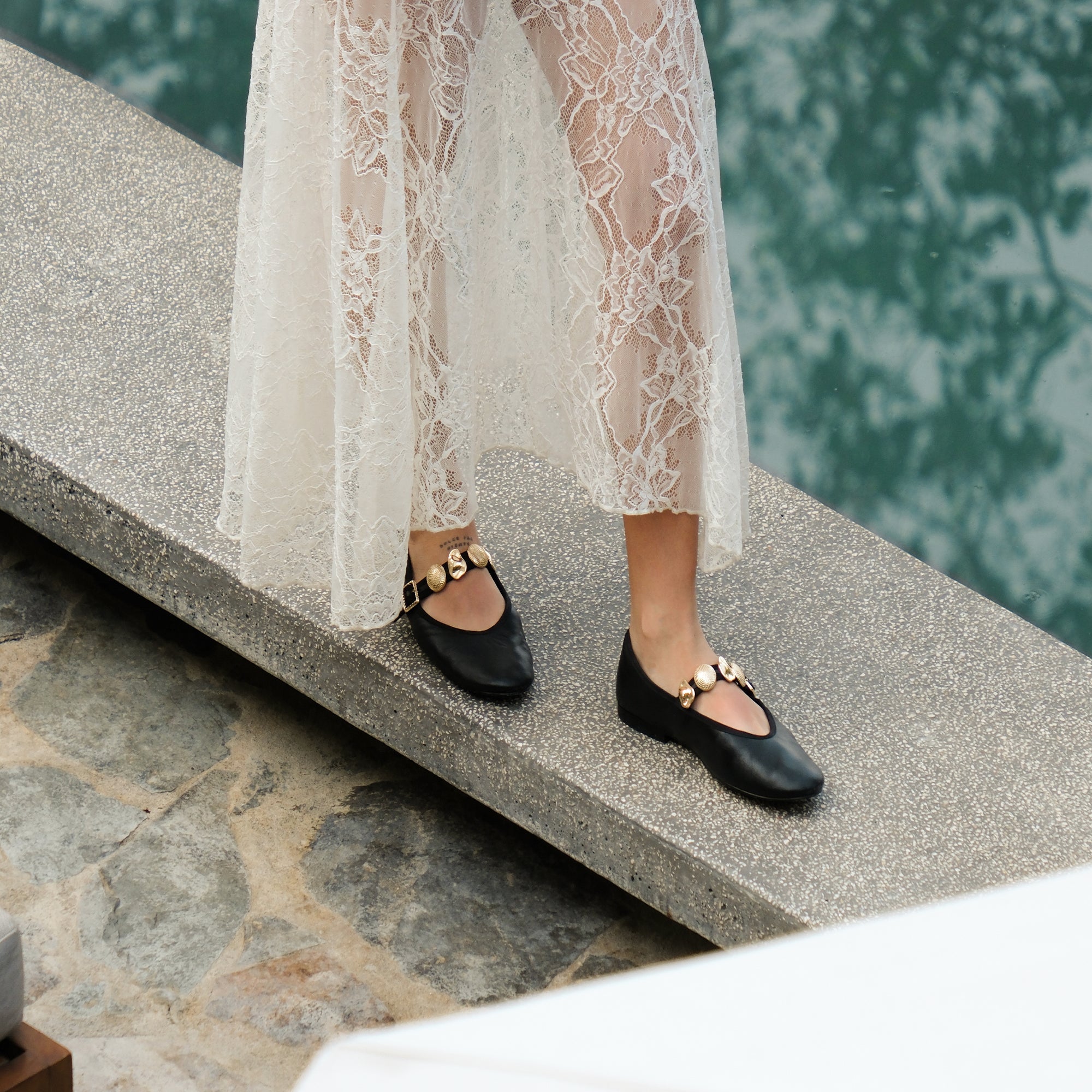 Dolce Vita SHOES | Relan Black Leather Ballet Flats
