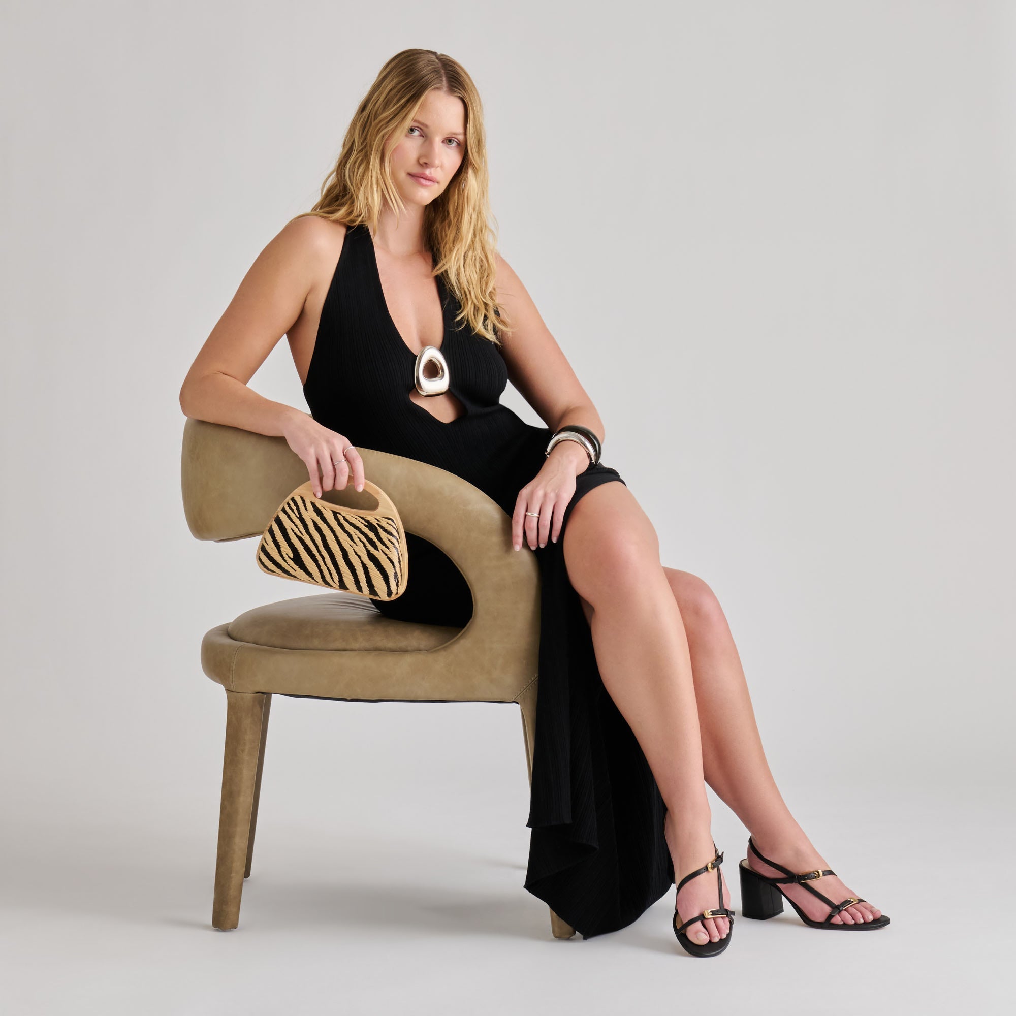 Dolce Vita HANDBAGS | Maelie Black Natural Zebra Raffia Handbag