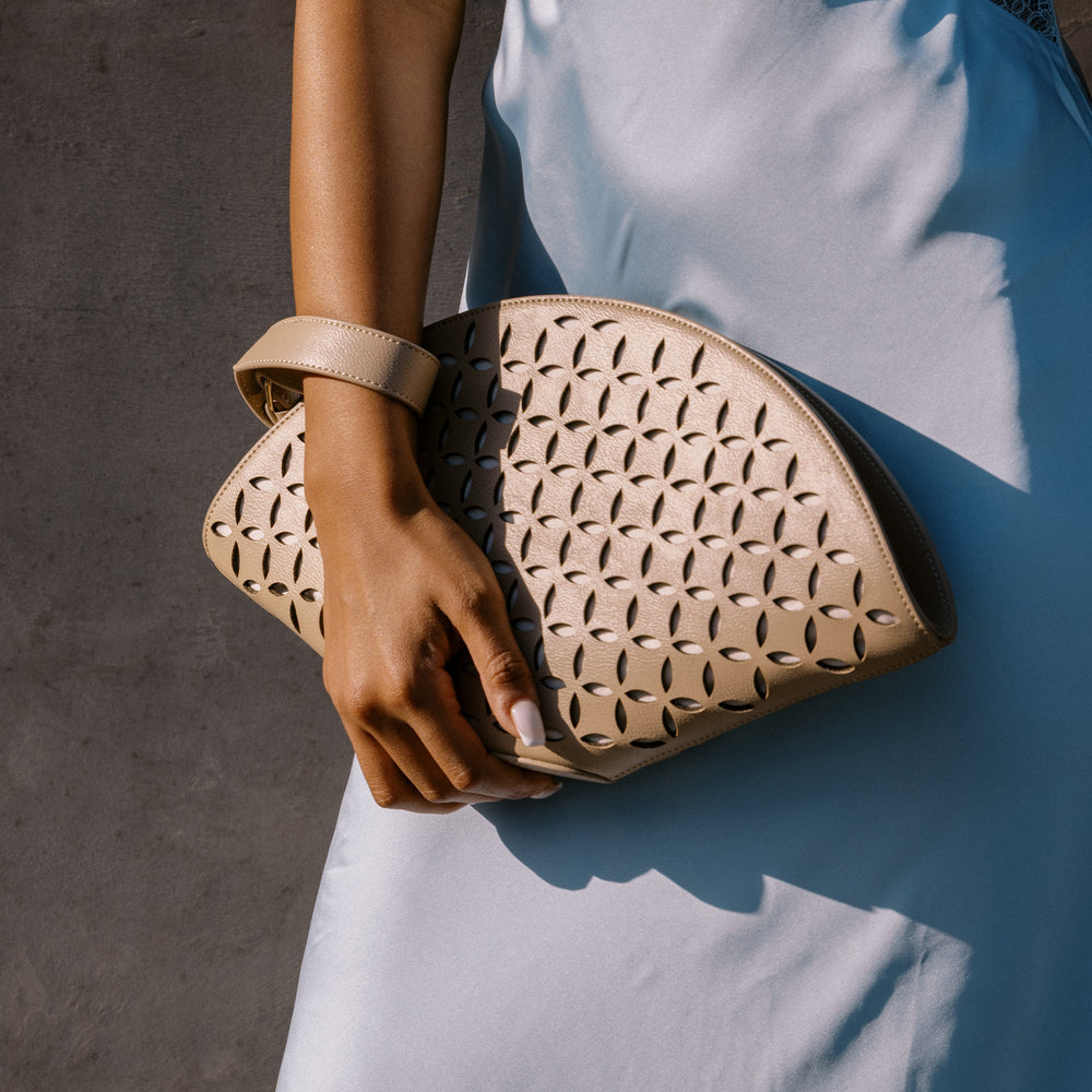 Dolce Vita ACCESSORIES | ISOLDE CLUTCH BEIGE STELLA
 – Dolce Vita