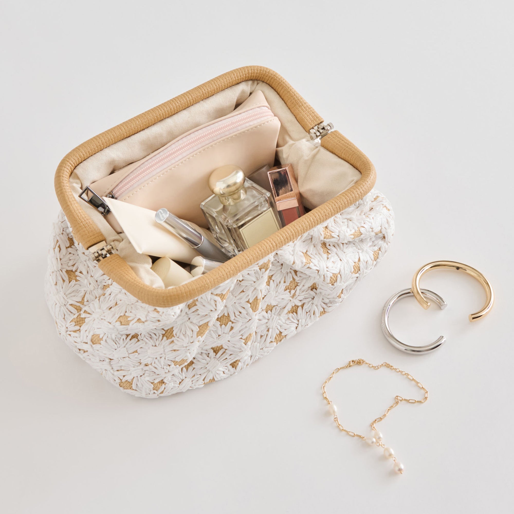 Dolce Vita ACCESSORIES | FIORE CLUTCH EMBROIDERED NATURAL RAFFIA
 – Dolce Vita