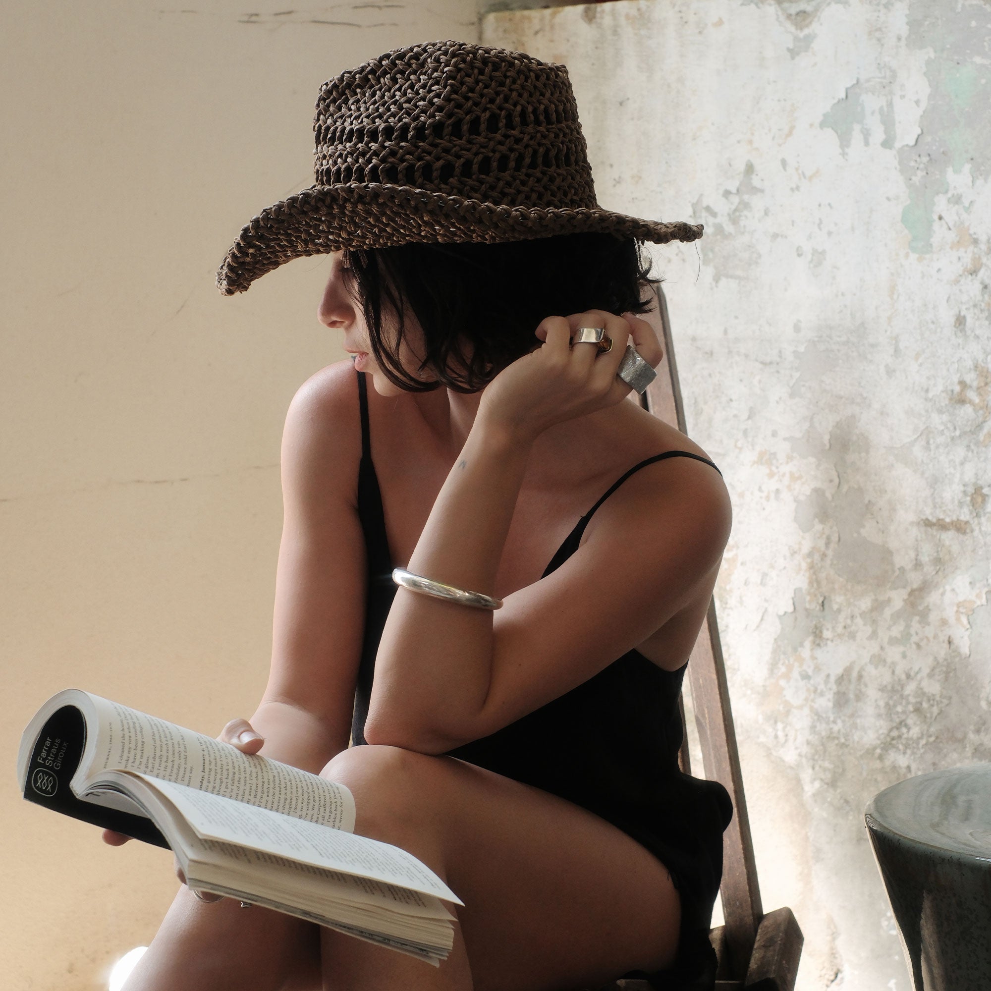Dolce Vita ACCESSORIES | Thick Weave Dark Brown Cowboy Hat with Strap